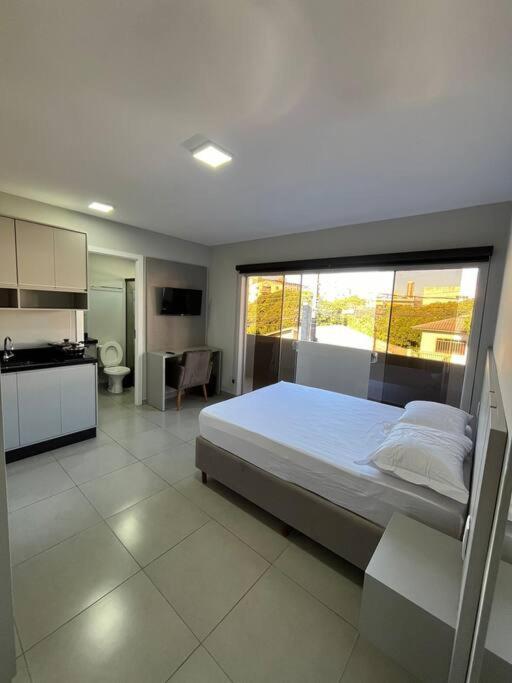 Lou - Kitnet 8 Apartamento